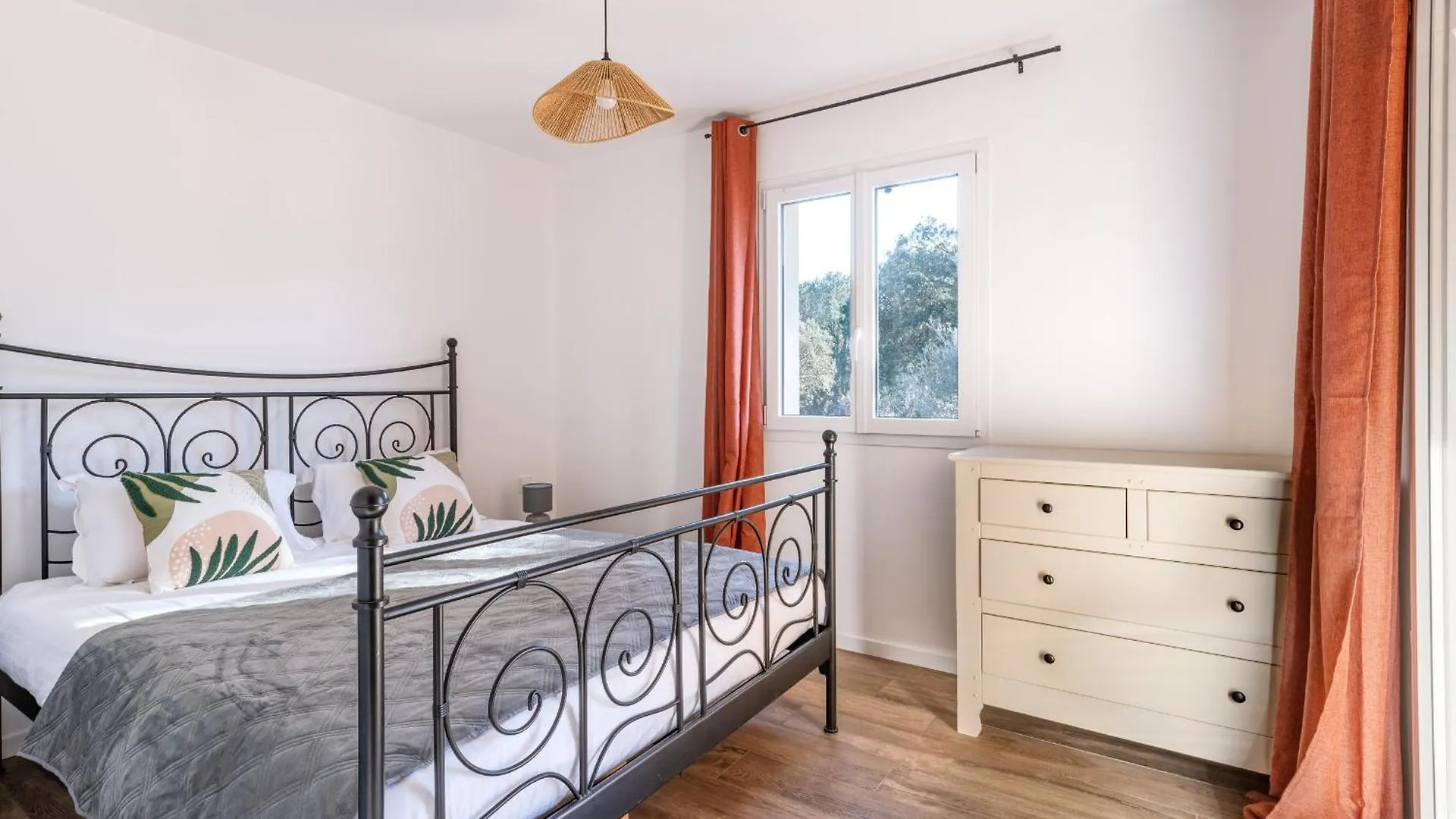 Villa Climatisee 6 Personnes, Piscine Privee, 3 Chambres Le Plan-de-la-Tour France